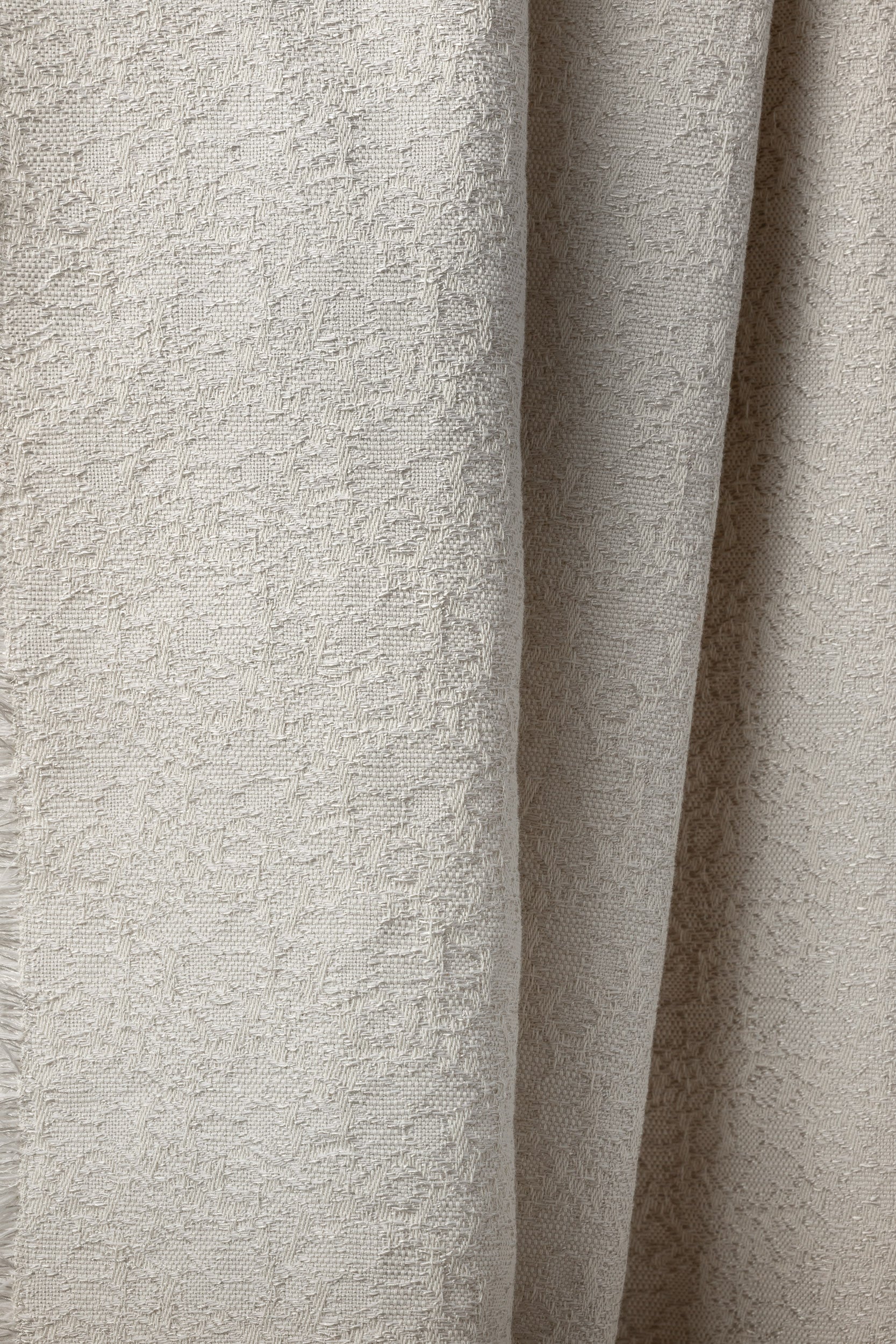 "F100" bedspread in Silk White