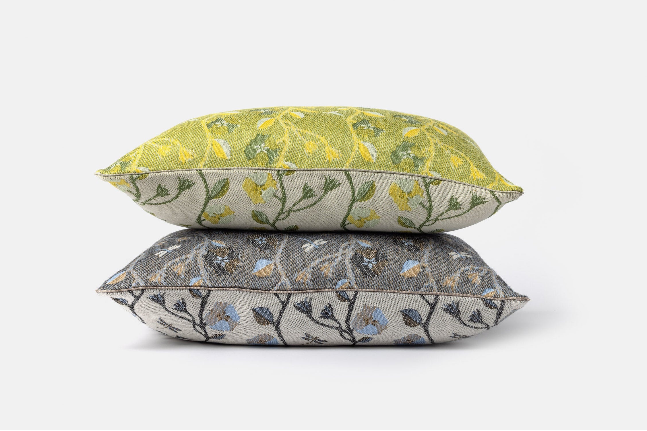 "Altheas" cushion in Campo Green