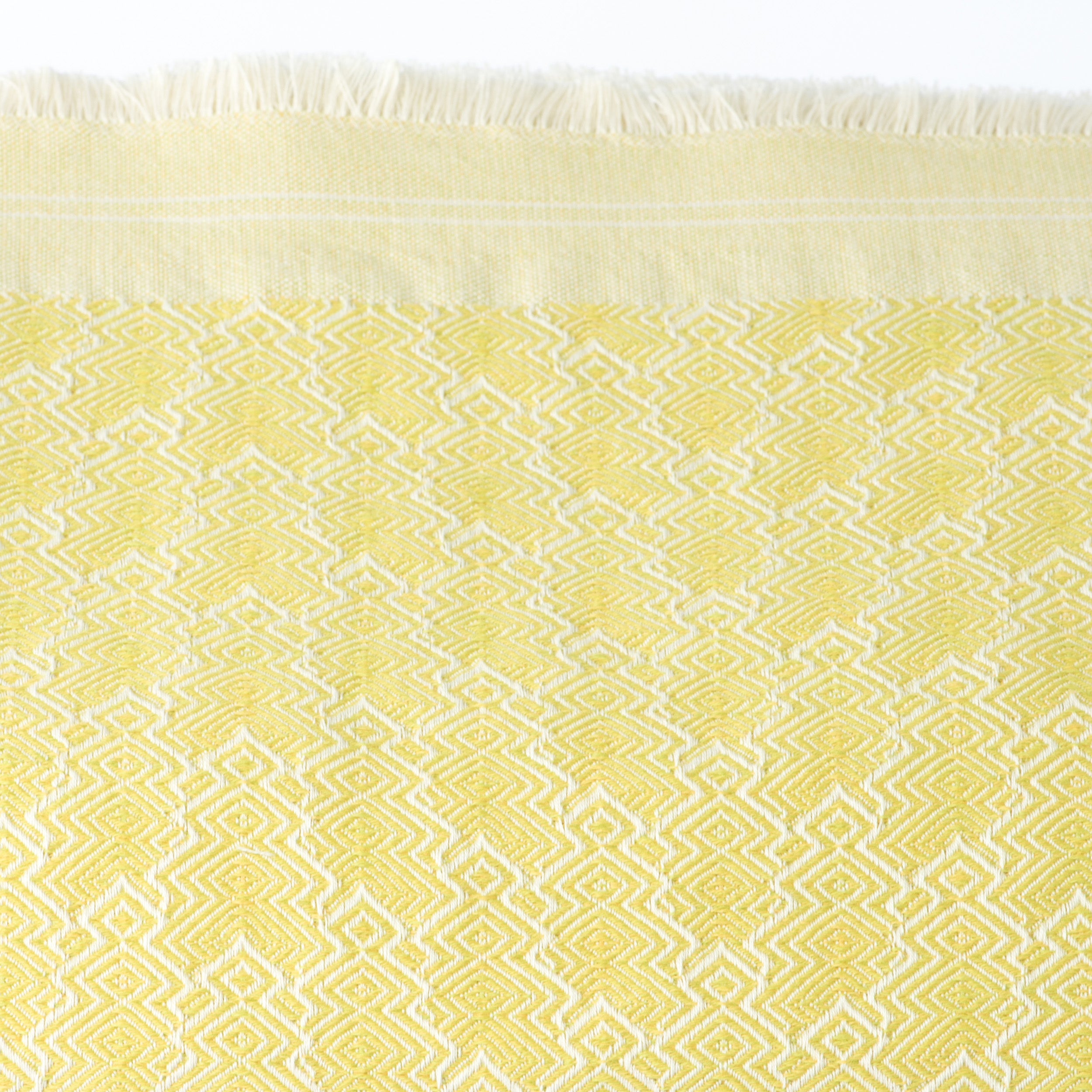 "F28" throw in Mango