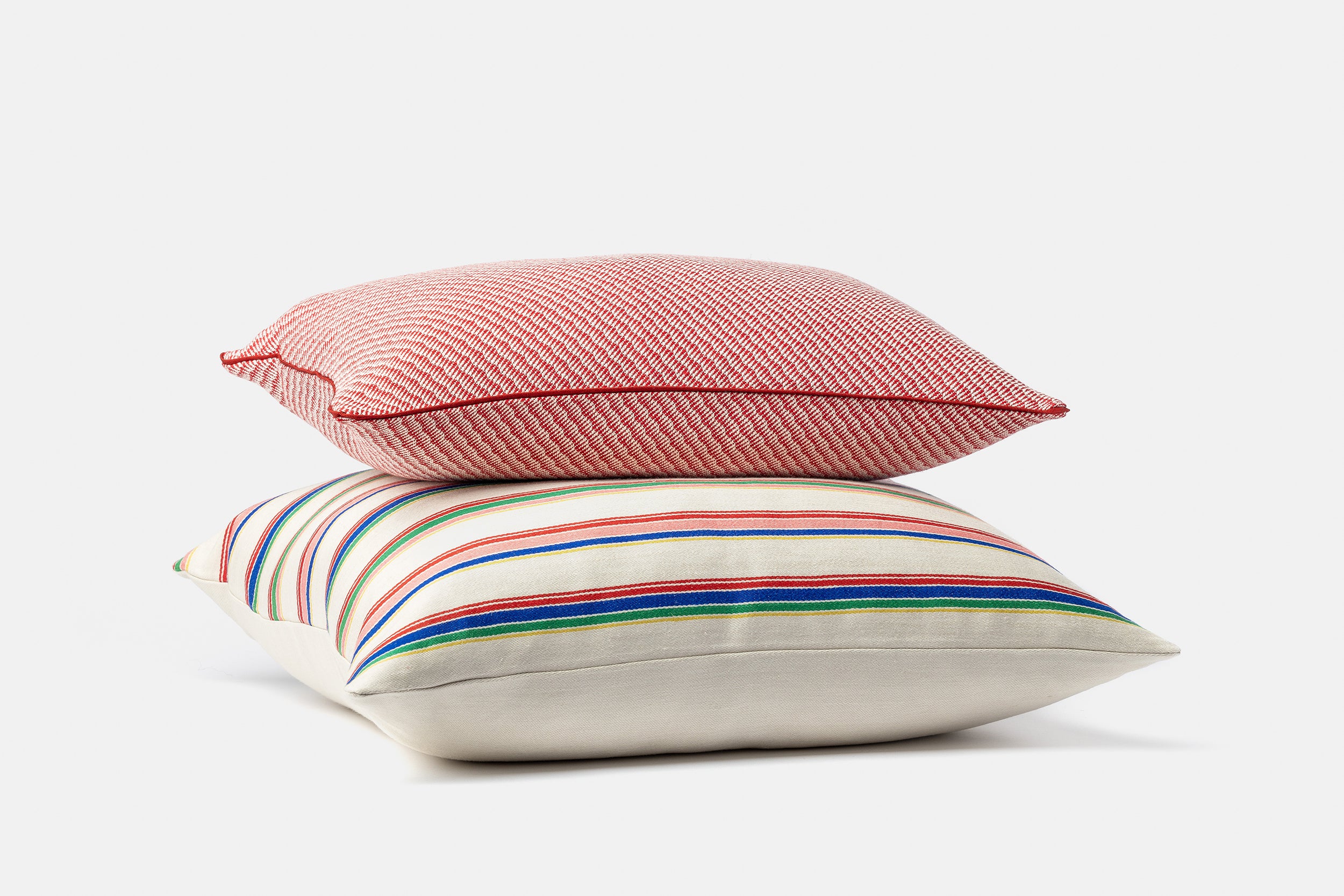 "Tide 12" cushion in Porpora
