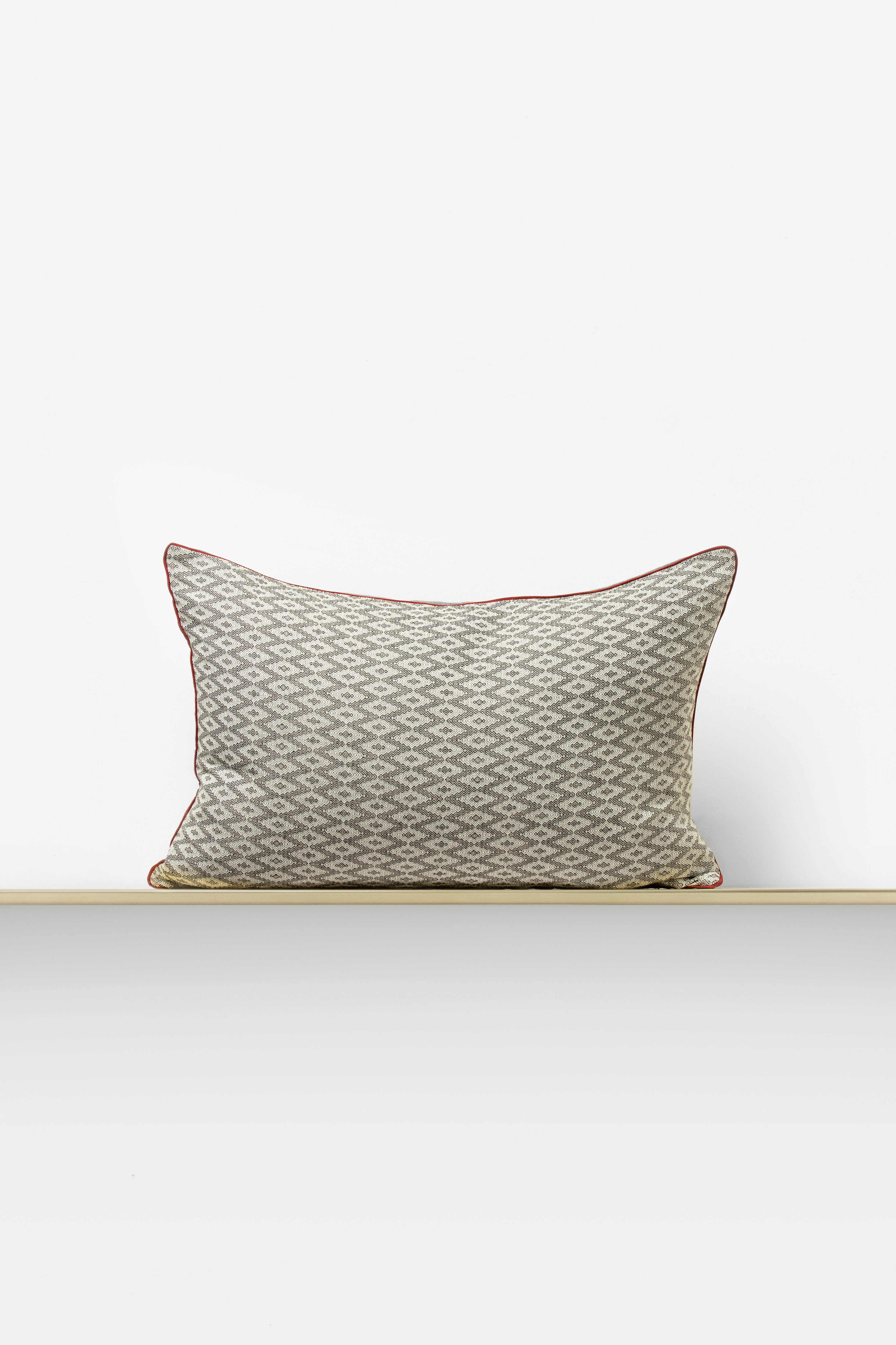"F09" giant cushion